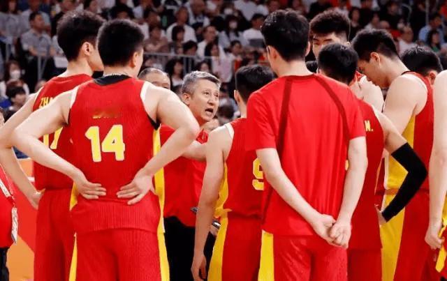 中国男篮即战力最强12人阵容出炉：后卫：赵睿，林葳，廖三宁，郭昊文锋线：