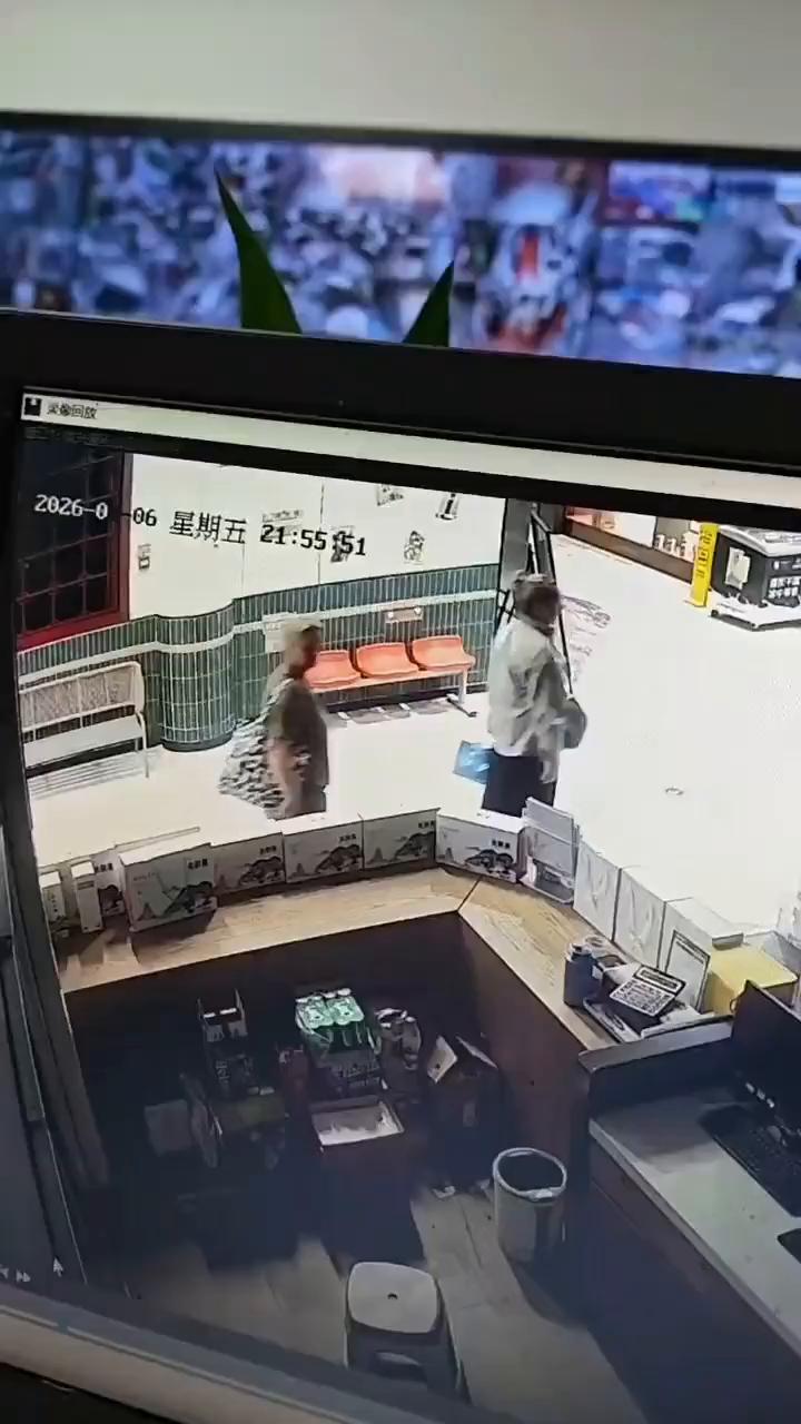 这波操作都看傻了。