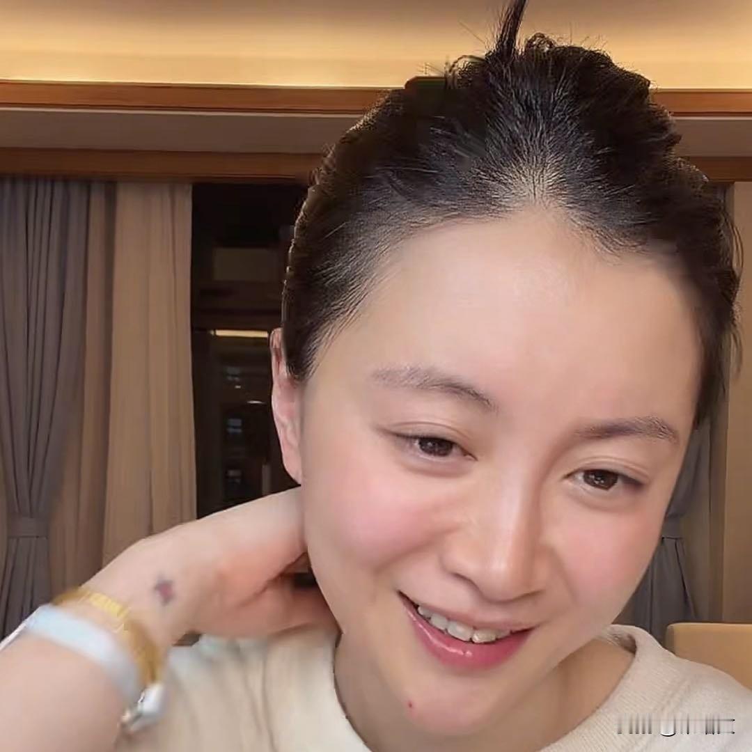 李嘉格离婚3个月大胆追爱！主动约弟弟散步，直球姐姐太飒了内娱姐姐搞起恋爱来