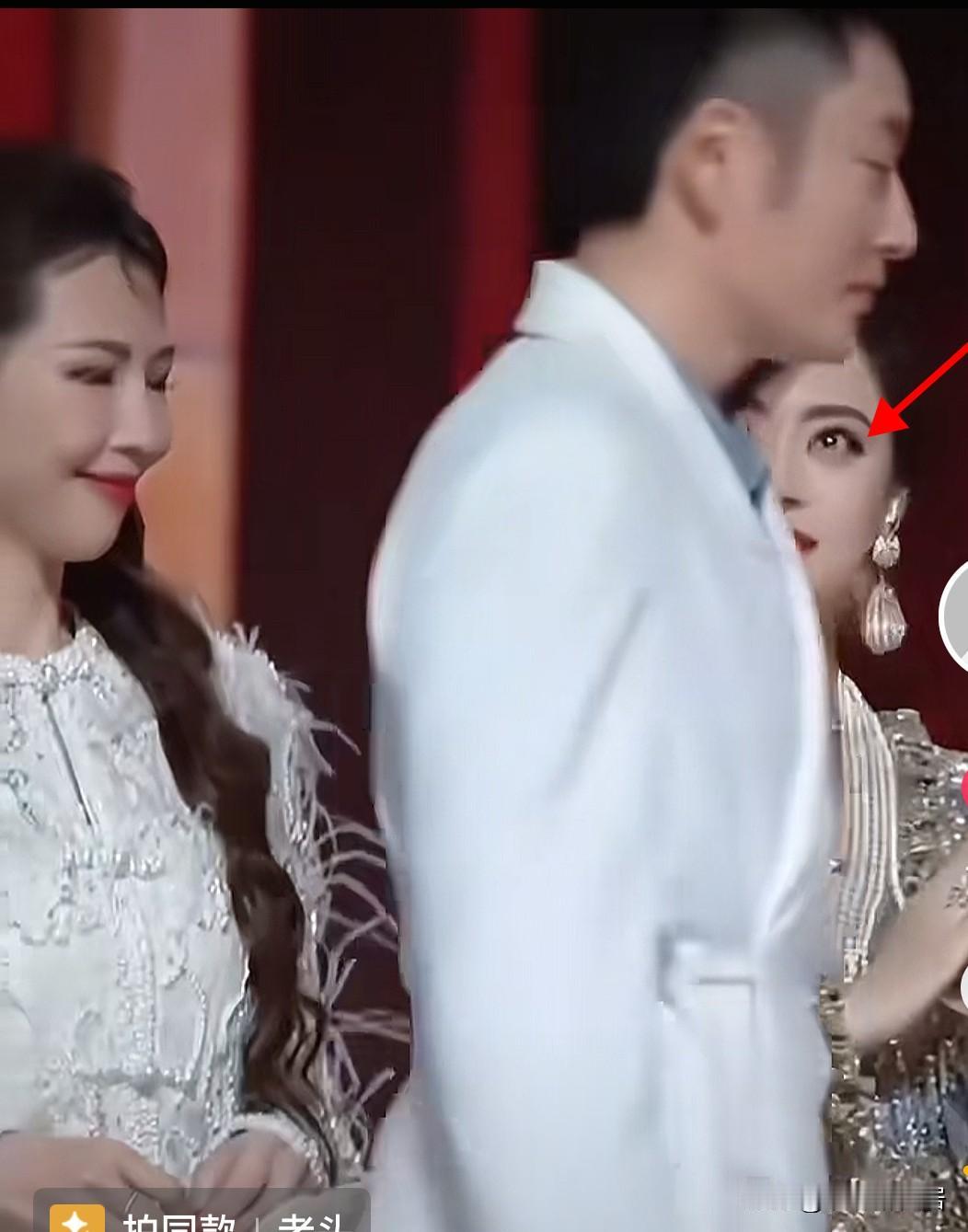 邓超危矣，孙俪这种眼神我好久都没见到了，眼神都拉丝了…估计邓超看见了也是敢怒