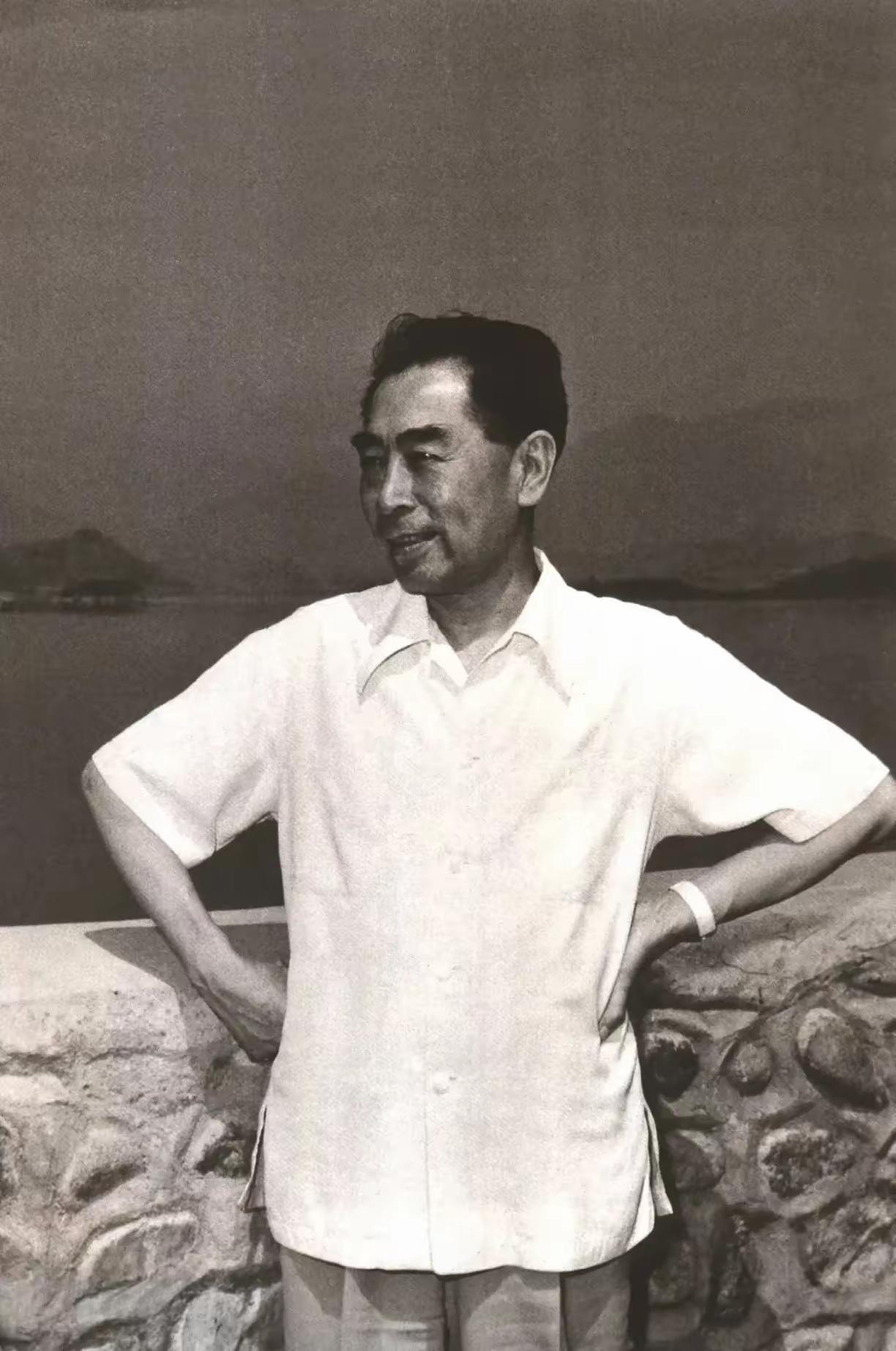 刘伯承元帅：“真不愧是周恩来，任何困难在他面前都难不倒他。”我第一次读到这句