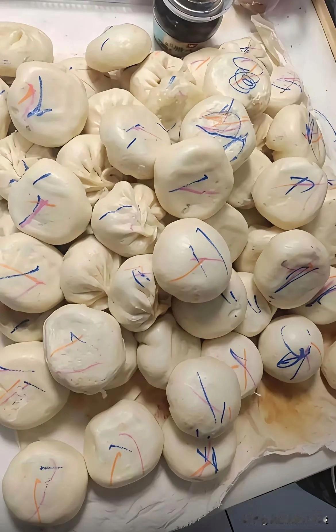 七八十年代熊孩子这样做肯定会被父亲打个半死不信你问问叔叔伯伯们时代不同啦，