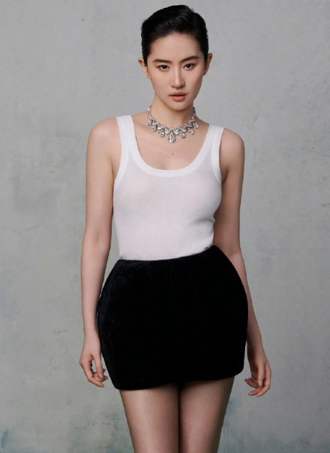 刘亦菲VOGUE金九封面来了。