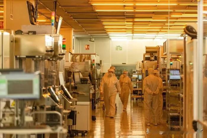 外媒:英国盯上安世半导体工厂,或效仿荷兰强抢。当荷兰以“安全”之名对中企