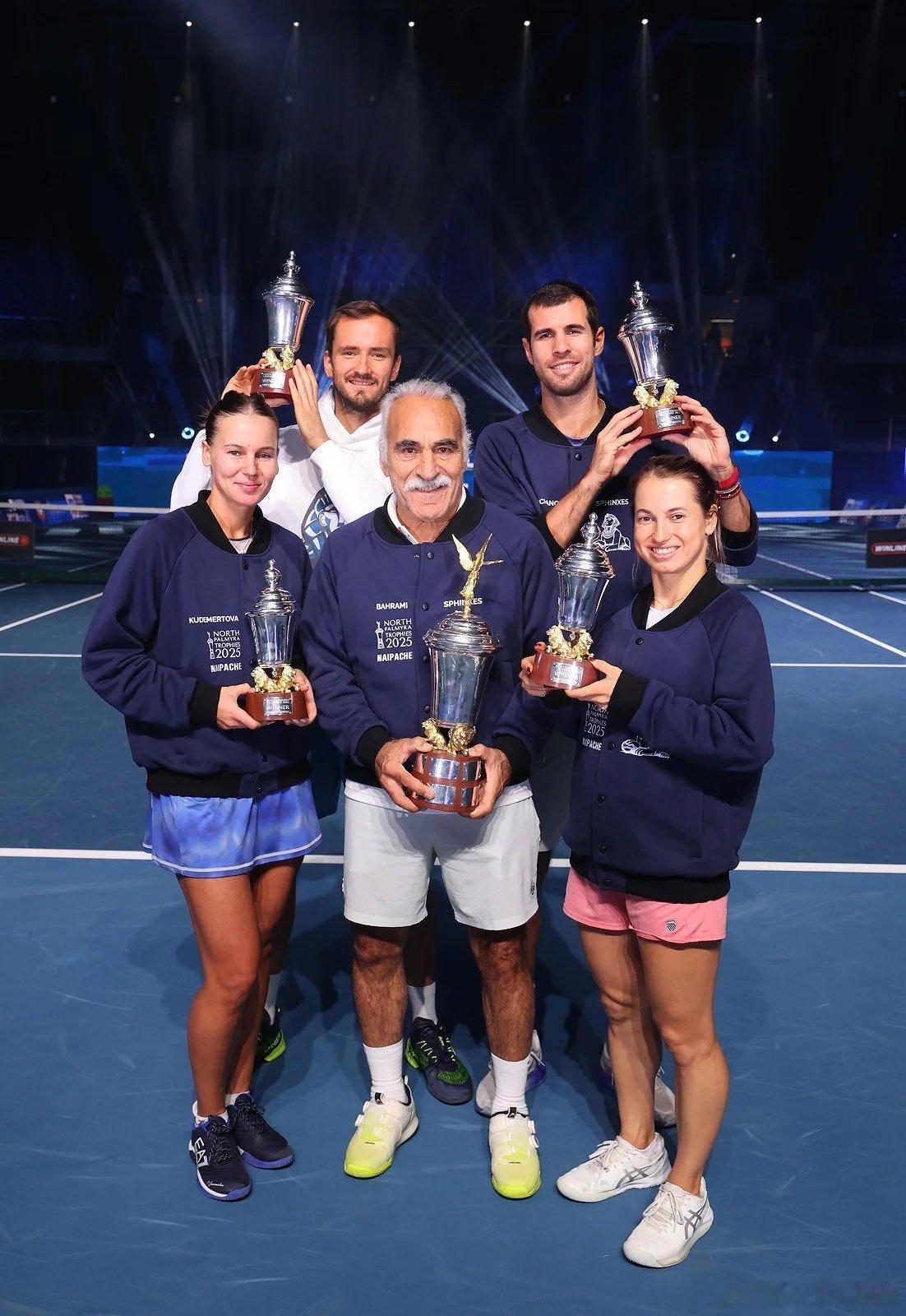 【梅总：有次训练我打得太好除了辛纳阿卡没人能击败我！】哈哈哈！梅德韦杰夫点名勒