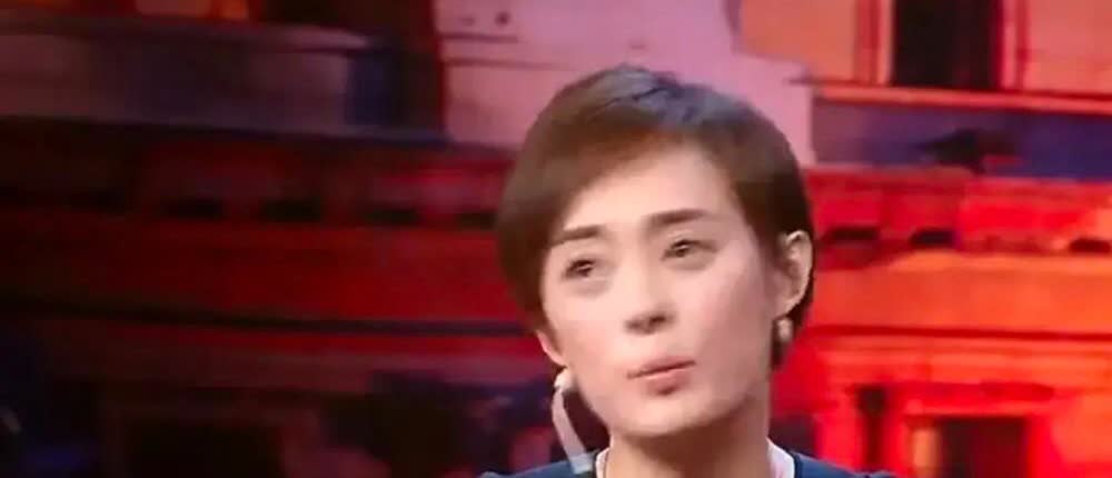 演员孙俪说：“我们有时带孩子出去逛街，经常看到我和邓超的广告牌，如果是看到我的广