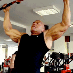 说到在健身中集中注意力的典范,非巨石强森莫属,那一句: focus(专注)