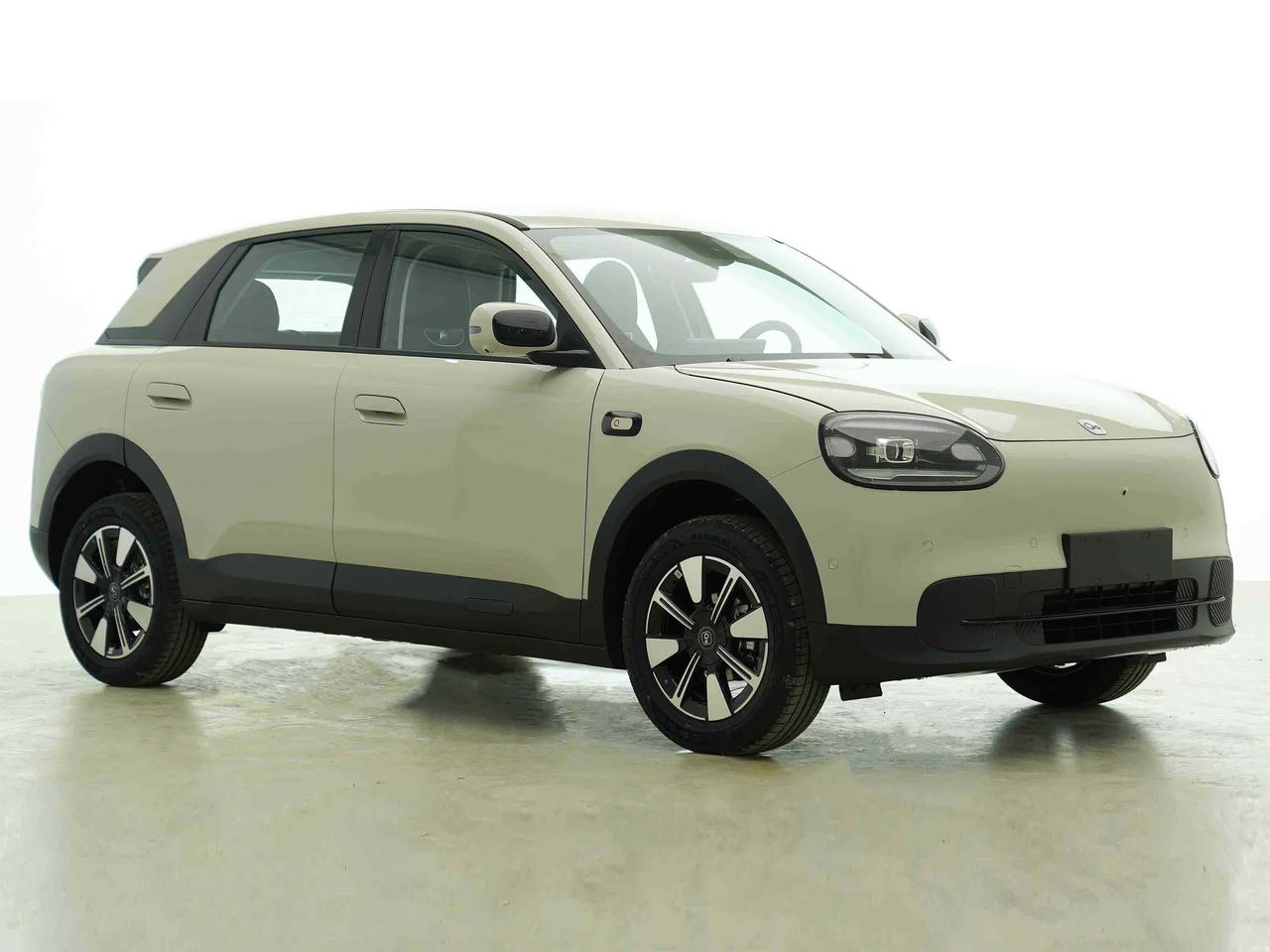 志在狙击星愿？赶在春节前，全新的奇瑞QQ3上市，从公布的外形来看，和星愿还有