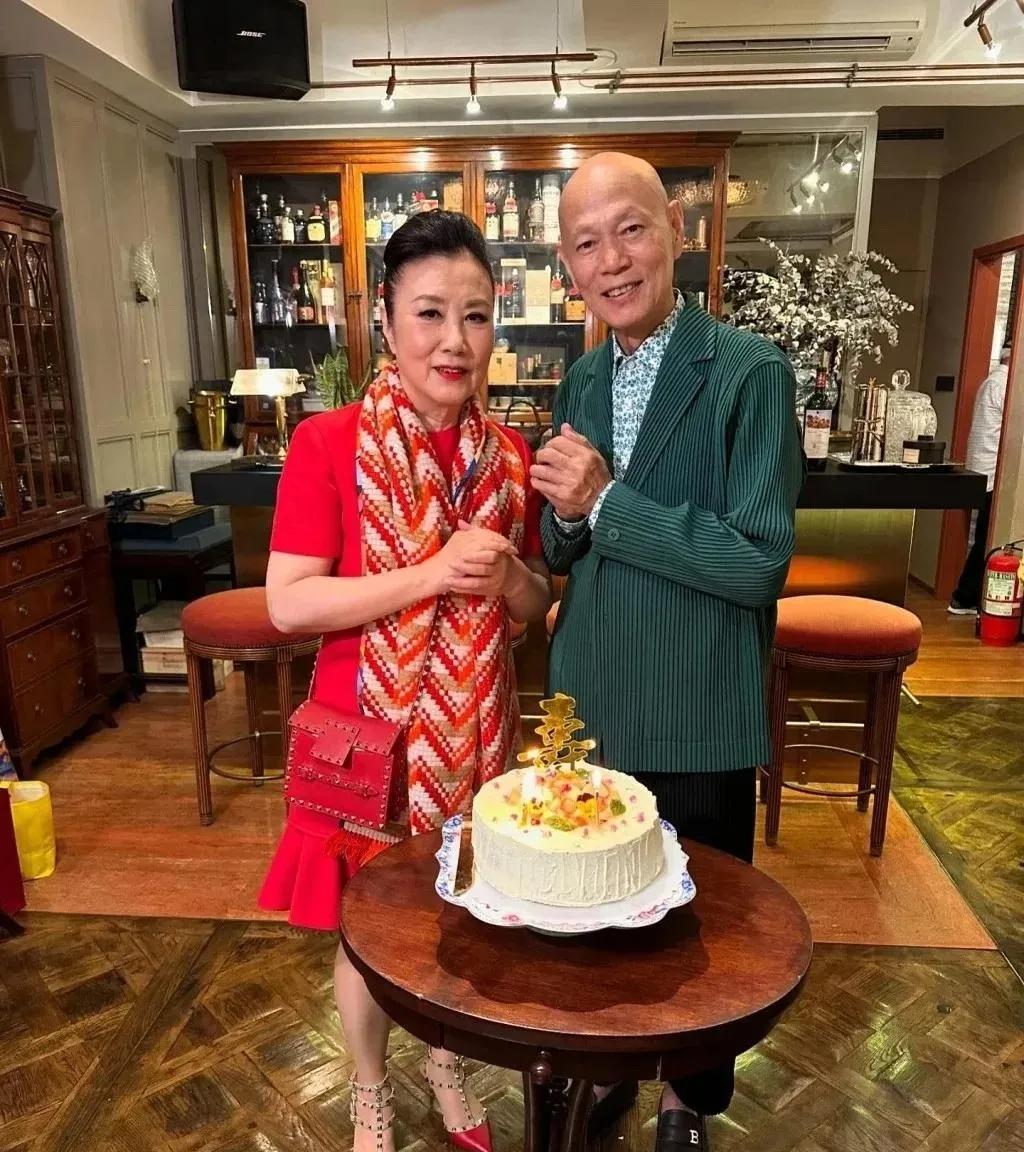 罗家英抗癌这些年，虽然说双方一直以来都是AA制，可毕竟是夫妻，为何妻子置身事外？