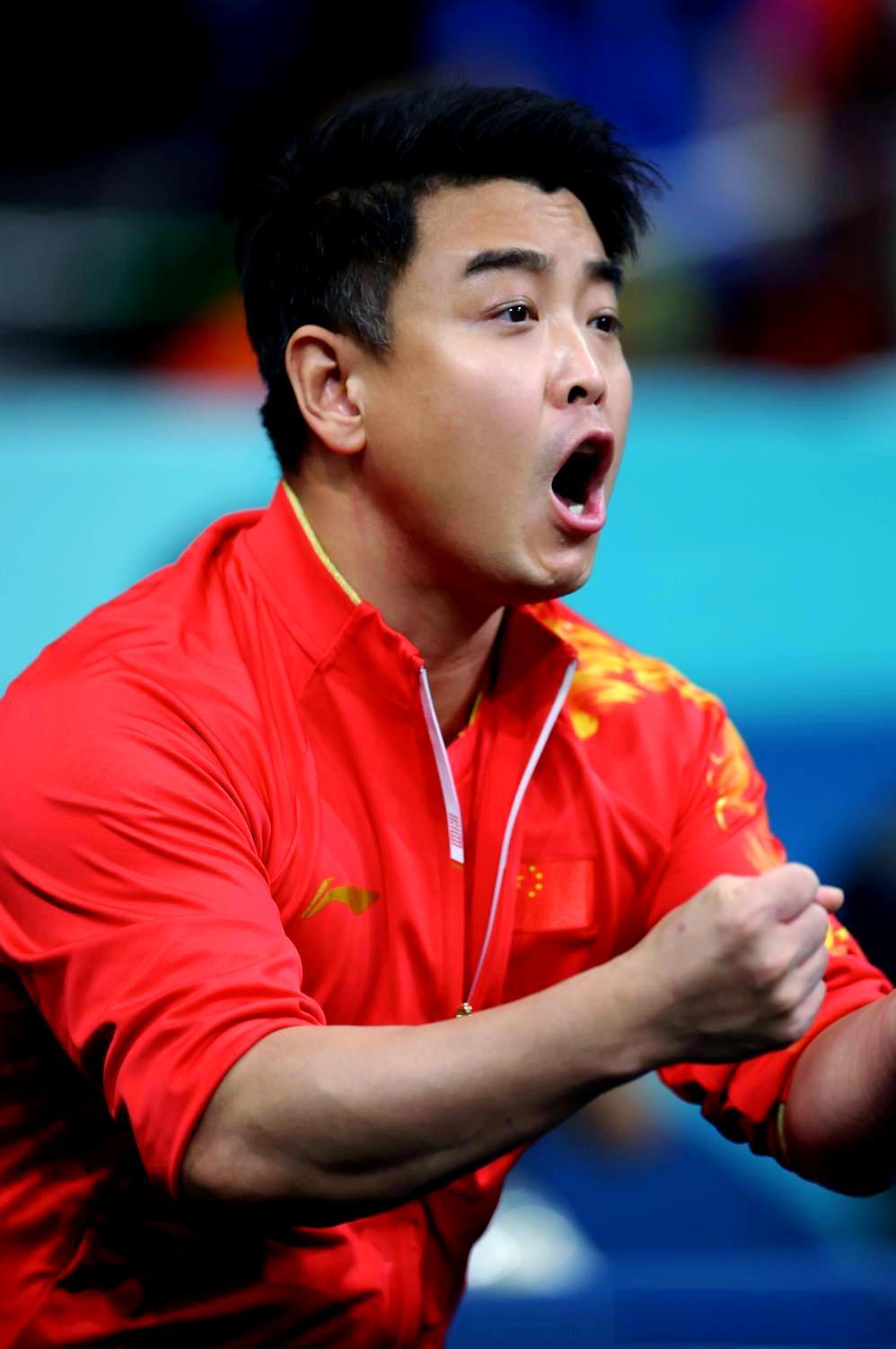 王皓终于松了一口气：黄友政终于夺冠了！昨晚进行的多哈支线赛，黄友政夺得男单冠