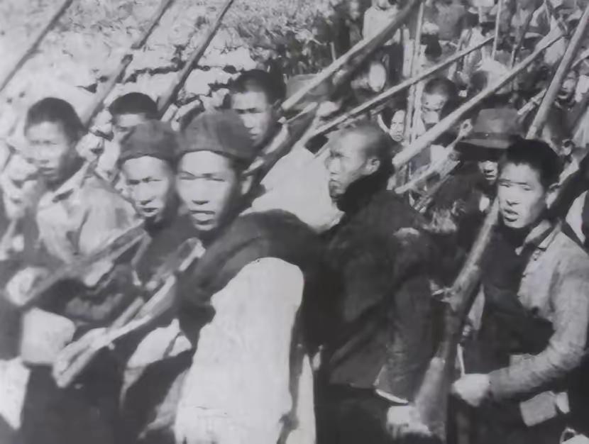 1950年，当琼崖纵队出现在四野官兵面前时，让他们大吃一惊，他们没有想到2万多名