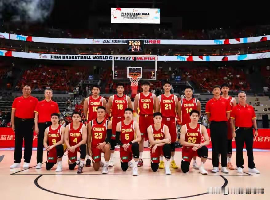 中国男篮89：87赢下黎巴嫩，最后一球，有三个人起了重要作用，第一，郭士强不是李
