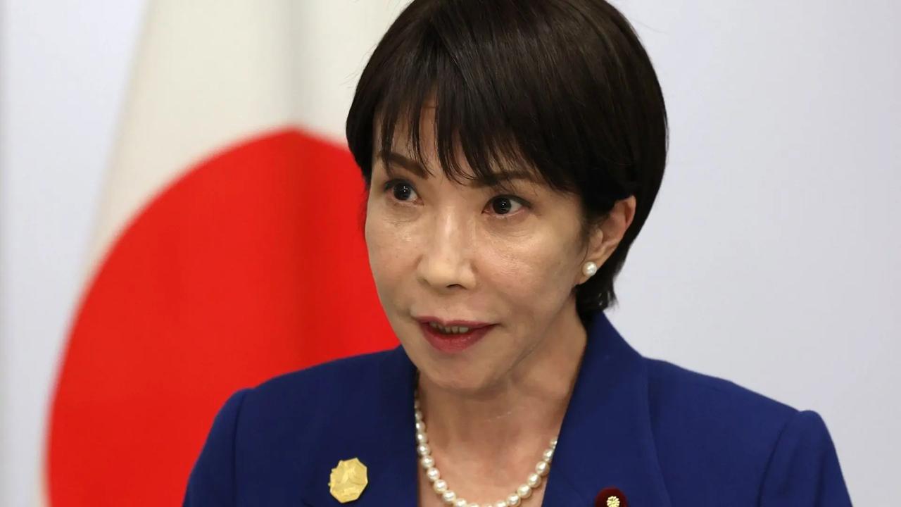 日本右翼彻底炸锅了起因是日本一家周刊在2026年6月初曝出的消息，高市早苗的