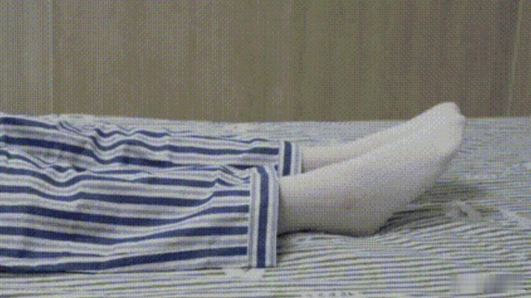 没事多勾脚现代人久坐、久站、久躺，血管里会有不该有的“血块”，也就是血栓，小的，