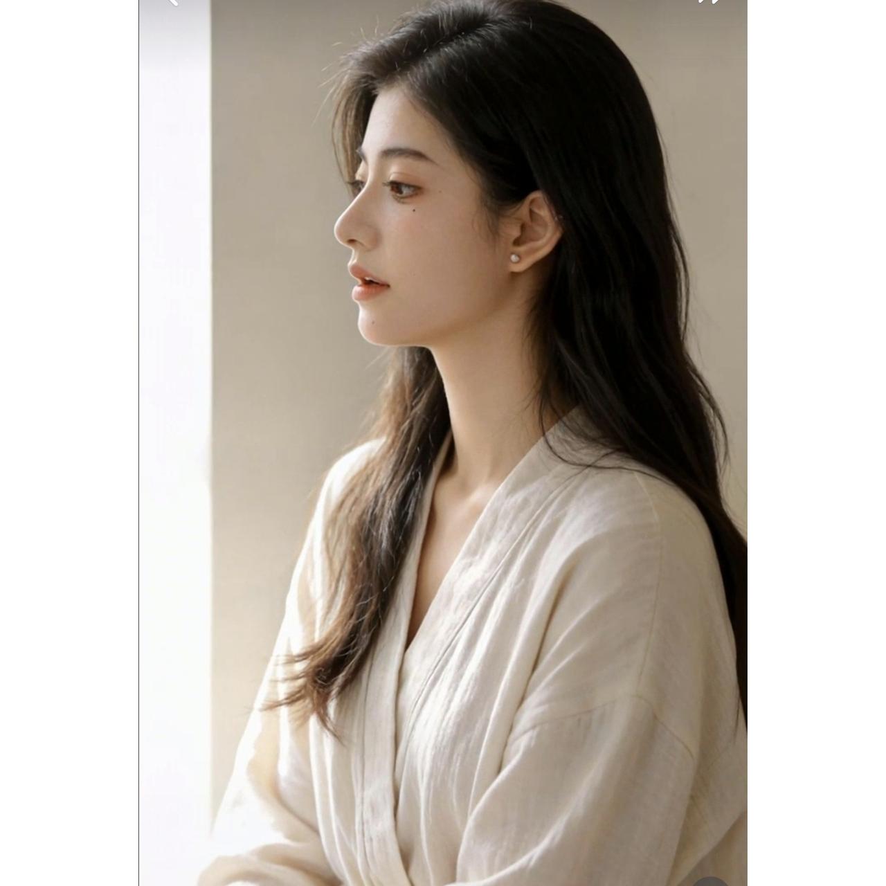 这个才26岁的郑州姑娘，李文丽，失踪好几天之后，她的遗体在贾鲁河被找到并抬上