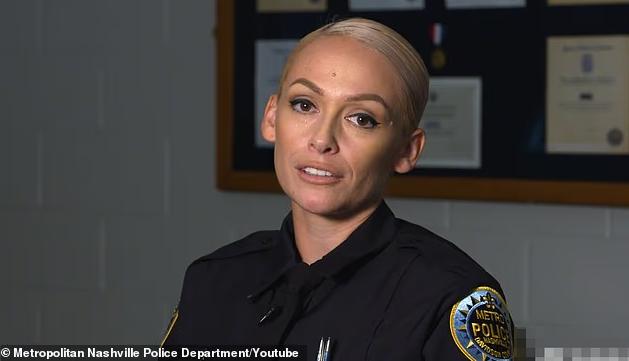 在美国田纳西州纳什维尔，有这么个已婚女警，性子向来奔放，在警局里和男同事勾搭上后