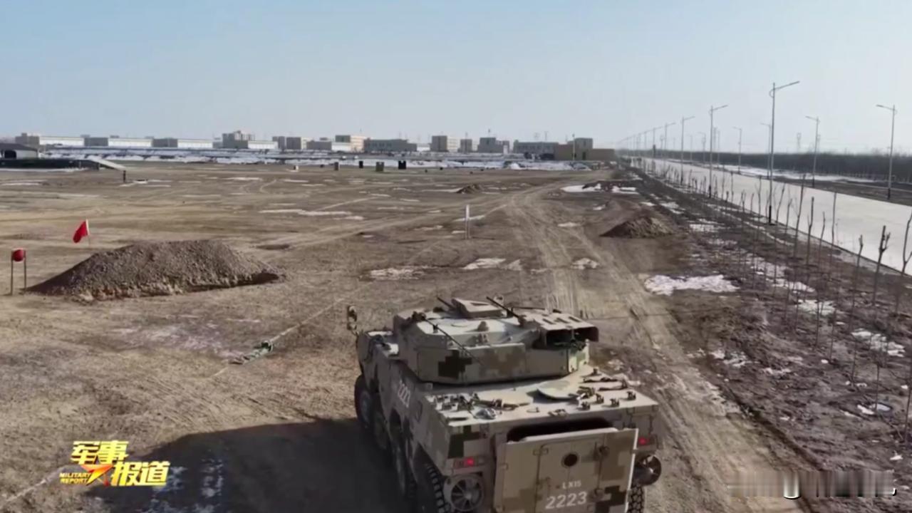 陆军又添新装备了吗？很明显这是新车吧……现在陆军的装备，还真是了不得了，都在