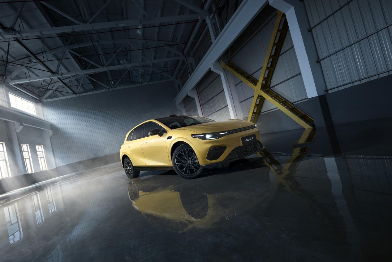 零跑Lafa5，年轻人第一台纯电轿跑？随着新能源市场的蓬勃发展，如今年轻人