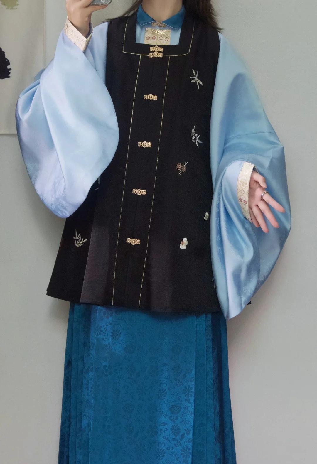 汉服日常｜雀蓝陈娘子与晴空蓝~我真的好蓝深深浅浅的蓝蓝蓝蓝色脑袋永远不会放弃