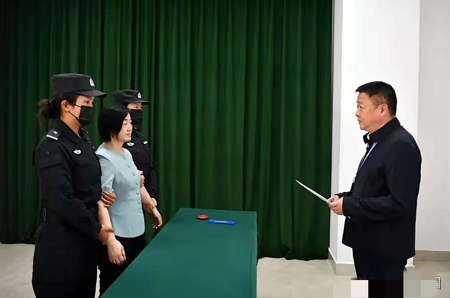 红通要犯周静华落网！潜逃13年负隅顽抗，终究没逃过“天网”追捕！这位原云铜