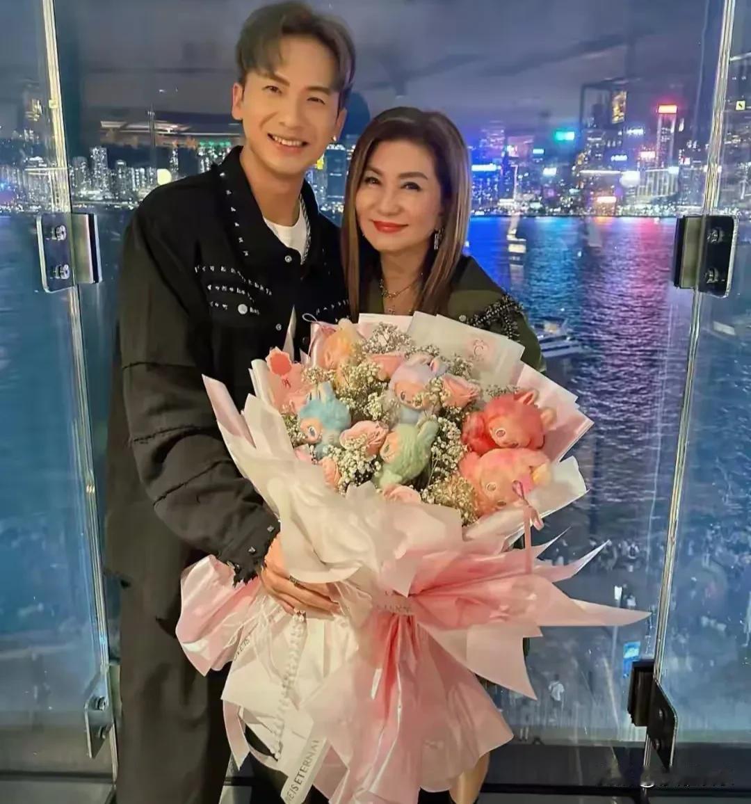 近日，TVB高层乐易玲亲自爆料！起因竟是自己67岁生日会刚办完，本该是和和气气