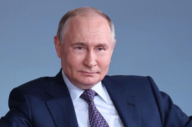 炸了！中东局势直接被普京一出手搅乱，美以连夜急得跳脚，连体面都顾不上了！4月