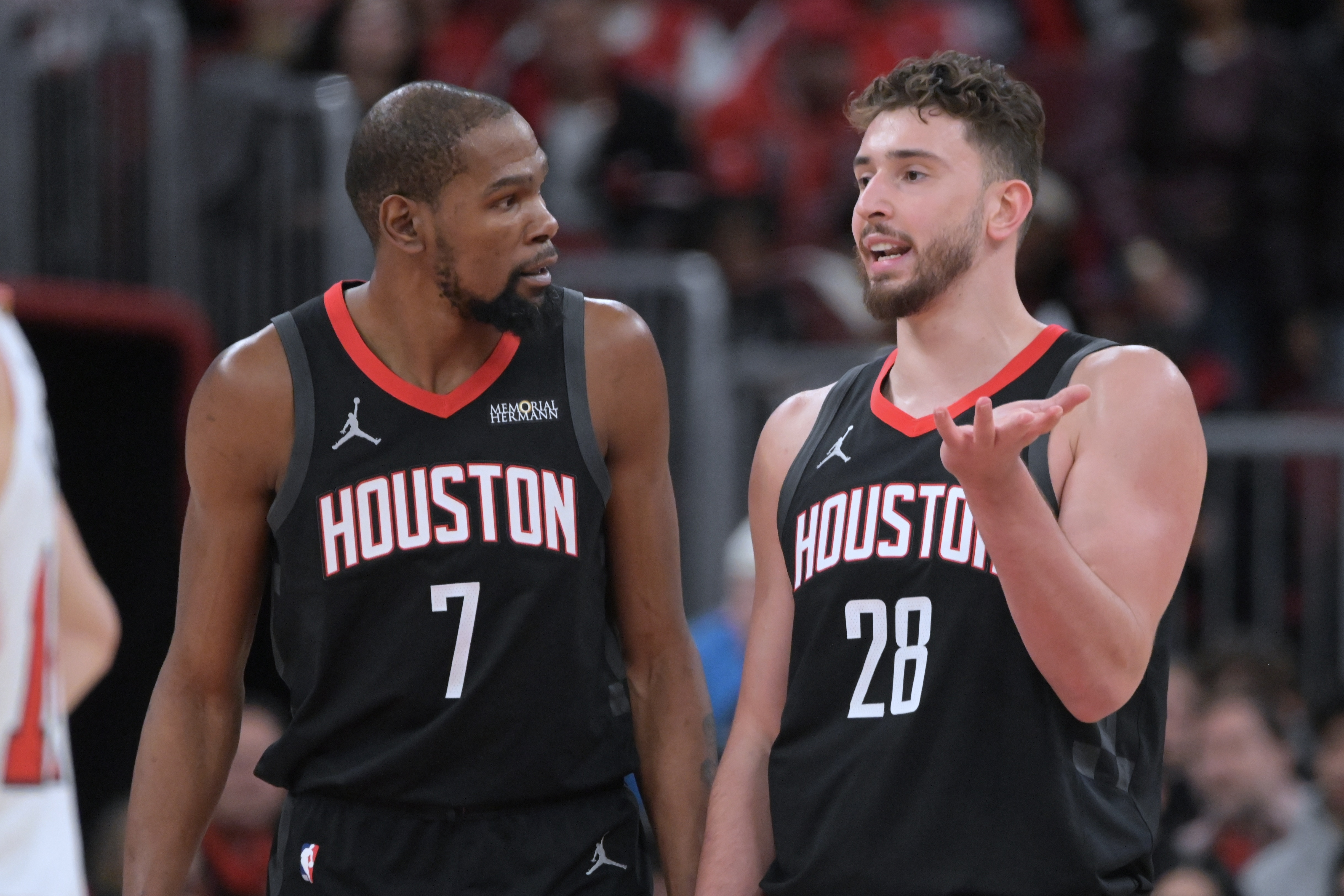 火箭队现在已经拿到了5连胜，我们看到火箭队5连胜期间，他们的三分命中率越来越高，