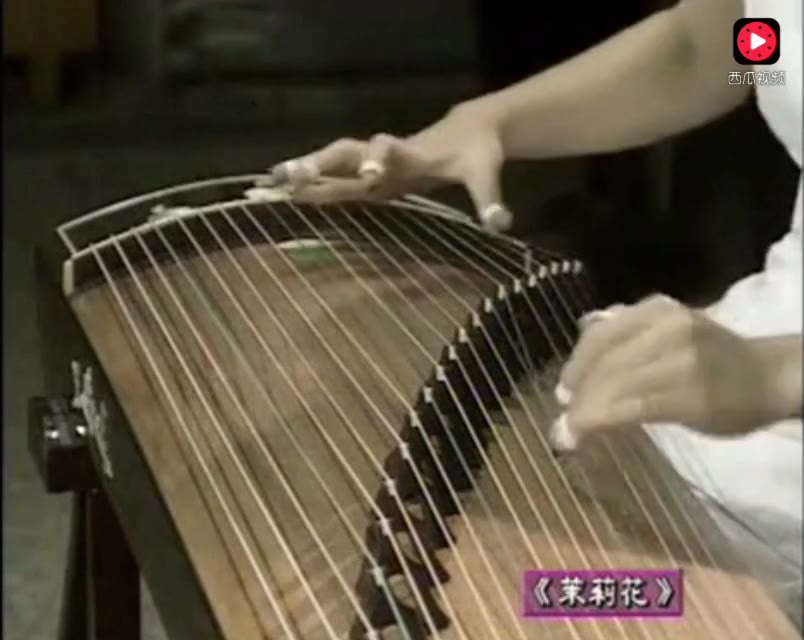 袁莎古筝女儿国曲谱_茉莉花古筝曲谱袁莎(5)