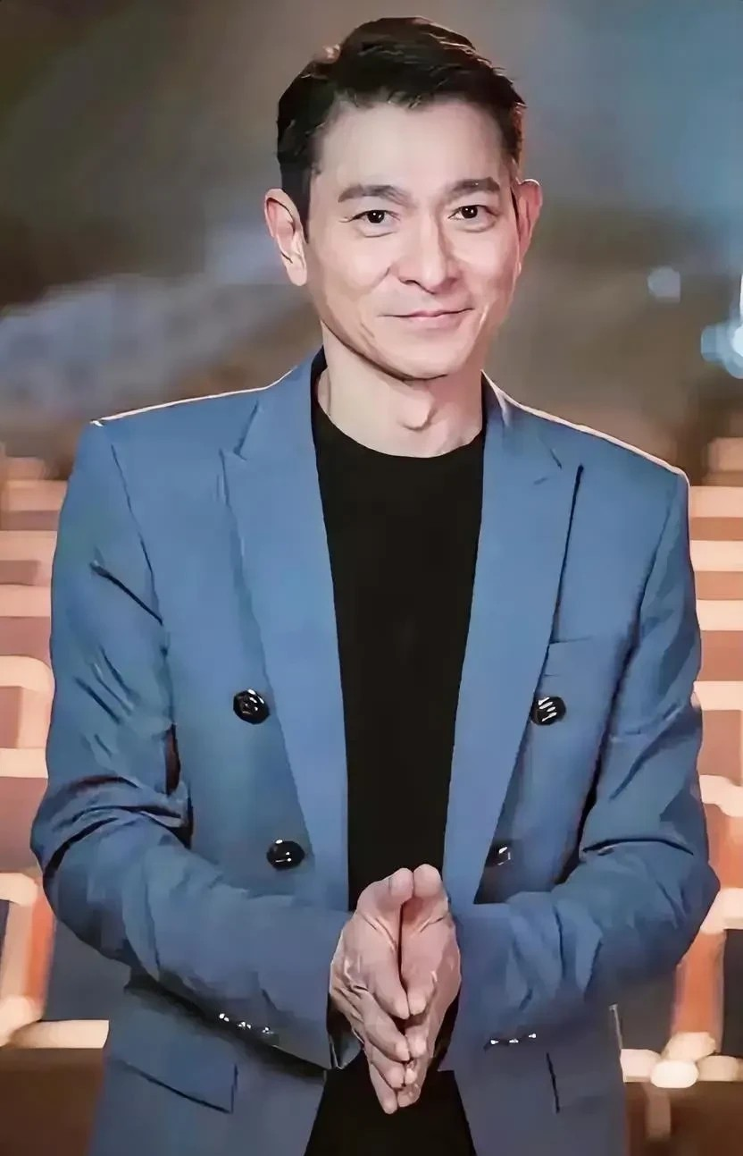 刘德华估计压力很大吧，他辗转反侧，怎么也想不通啊，明明在电影《长安的荔枝》里