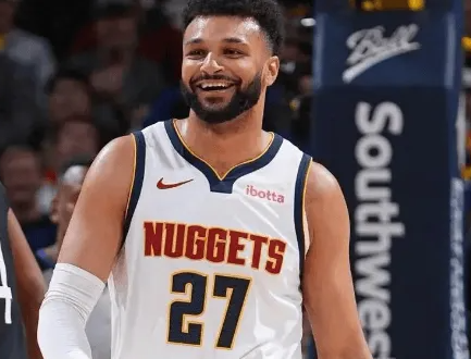 NBA记者CarsonBreber在个人社媒上谈到了掘金球员贾马尔-默里本赛季