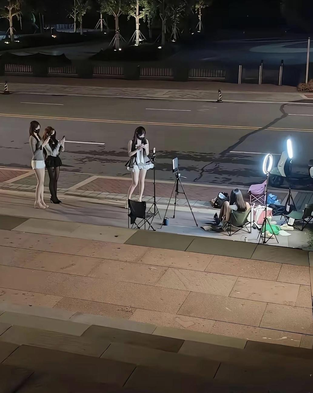 这样的直播一晚收入多高啊？