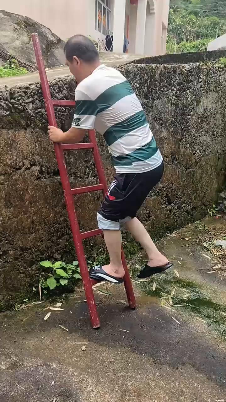 有人。