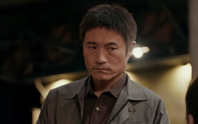 真忍不了《小城大事》小燕开卡拉OK陪客人唱歌这一段，确实不尊重林豆腐了。​