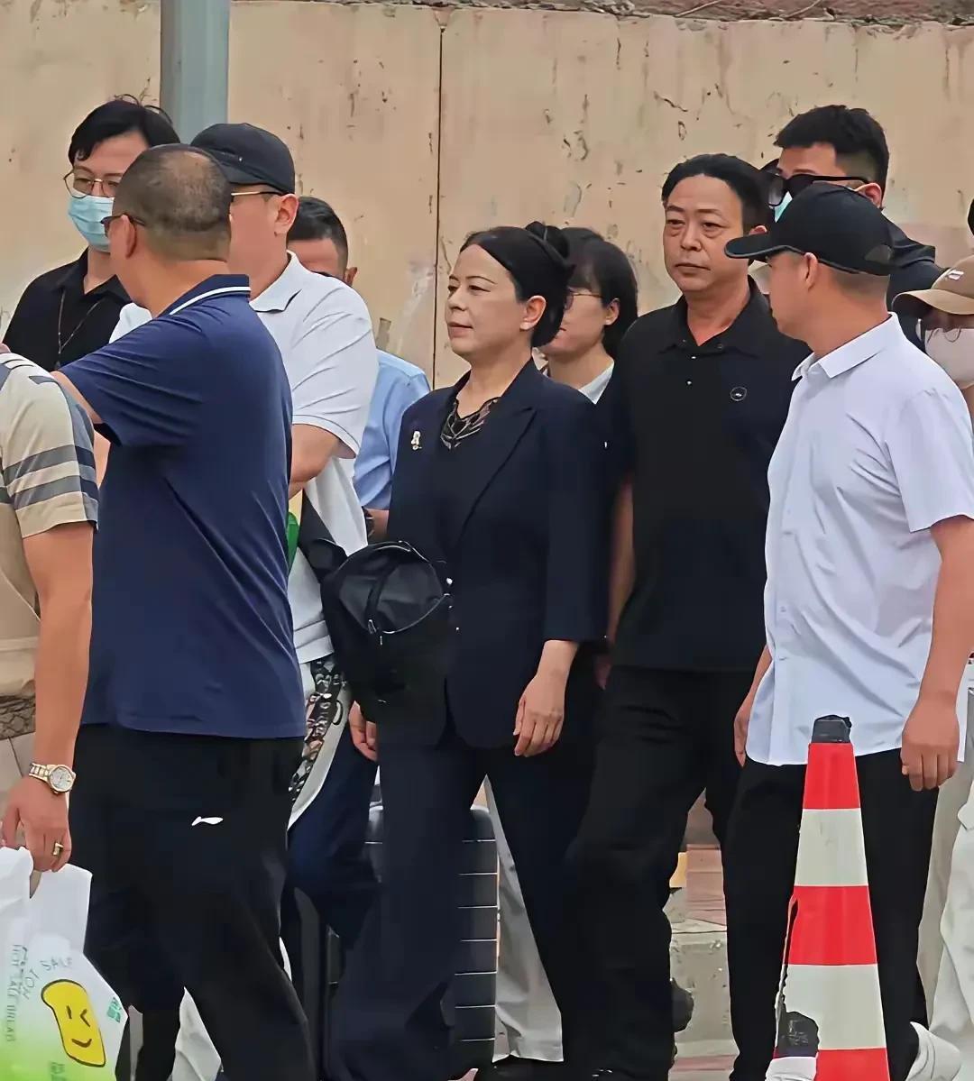 本来是两个家庭的悲剧，因为错换人生28年没有赢家。徐敏、姚师兵夫妻的养子姚策虽然