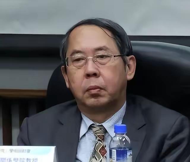 有些人不是坏就是阴，站在宇宙的高度去原谅日本，去理解美国，唯独没有放下身段去了解