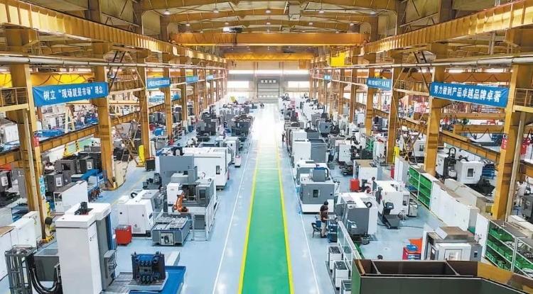 绝不向中国出售？爱出售不出售，我们不稀罕！工厂技术员一夜攻关国产机床，0.01毫