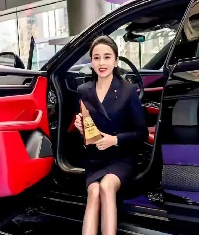 郑州保时捷中心老板卷款跑路，客户提车无门，员工工资被拖，门店直接停摆。同一时间