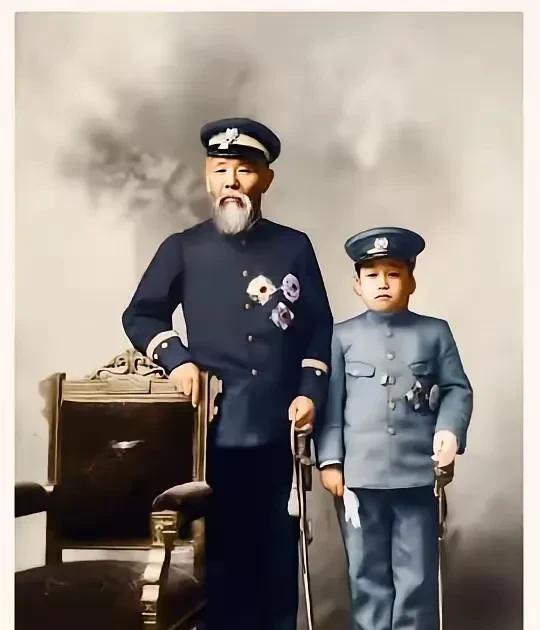 伊藤博文挟天子，以令诸侯，胁迫朝鲜王储奴役朝鲜人民！曾经在甲午中日战争之时啊，