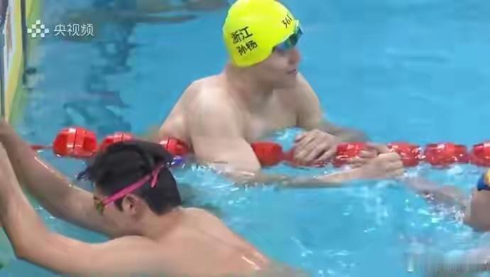 卫冕封神！MVP该属谁？家人们，全运会游泳赛场直接燃到跺脚！浙江队3分15