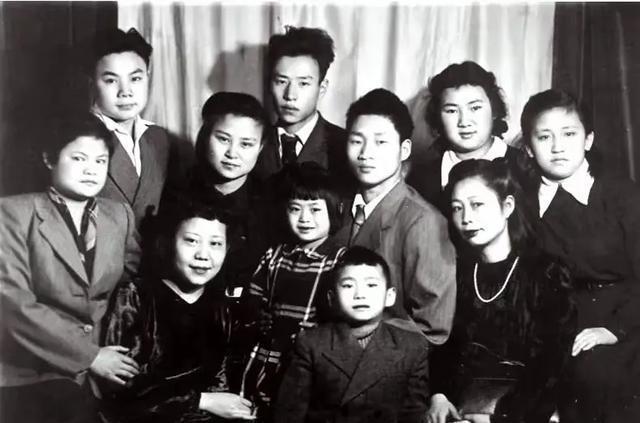 1946年延安，毛主席一听毛岸英提起赤英这个名字，脸色立刻沉重下来，马上叫来朱德