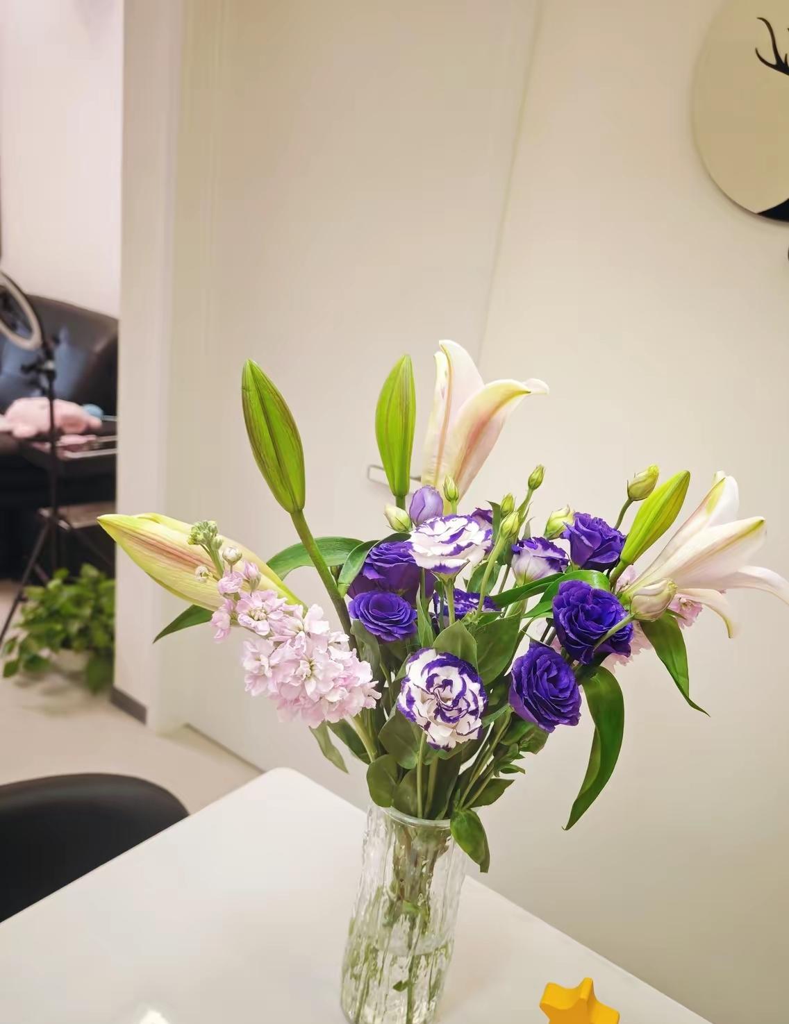 你欠钱你慌个鸡毛啊，不管你现在欠了10万、20万，还是几百万、上千万啊，给我听好