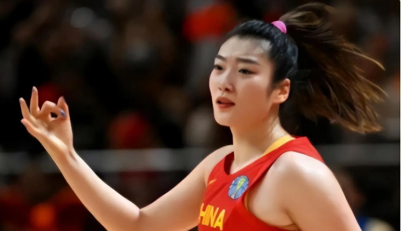宫鲁鸣话中藏刀？李梦国家队生涯恐终结！女篮三大蜕变曝光，口红禁令引热议