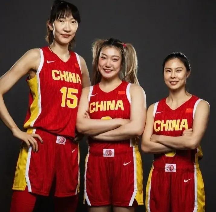 这三名球员绝对是中国女篮巅峰时期不可或缺的核心。就算是现在也没有一个人会被代替，