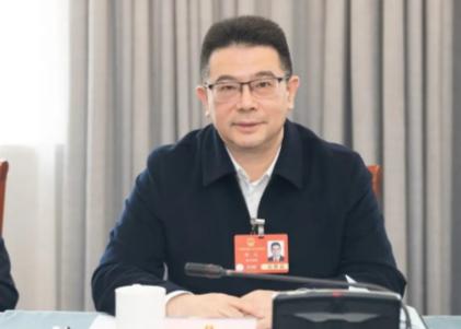 真是天大的讽刺！绵阳市市长李云在会上通报绵阳市副市长吴明禹被查，结果没想到自己第