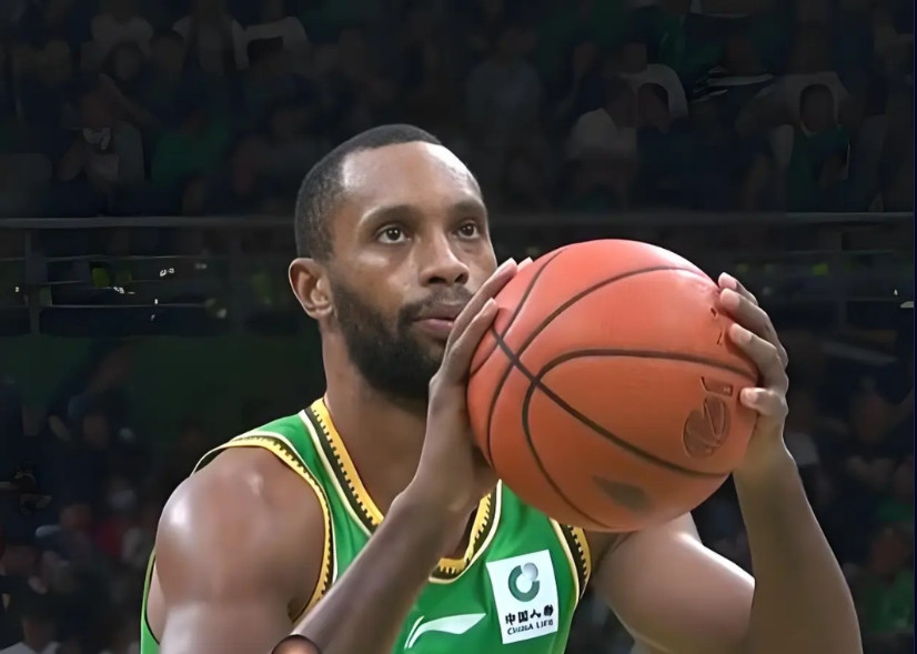 弗格+白边，这两个“老廉颇”能给上海添多少变数？据悉，上海久事大概率会引来怀特