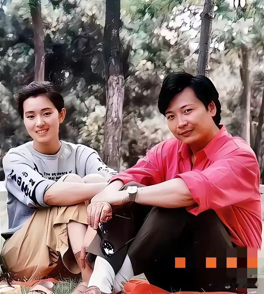 巩俐这张照片，拍摄的是比较早的，感觉像是上个世纪80年代拍摄的，那个时候的她，一