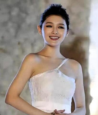 大S的往日声音，如今被重提，没想到是因为儿子身高曝光这件事大S那会多在意孩子的