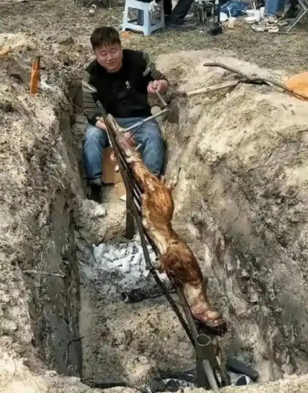 公司团建，看得出来谁地位最低了