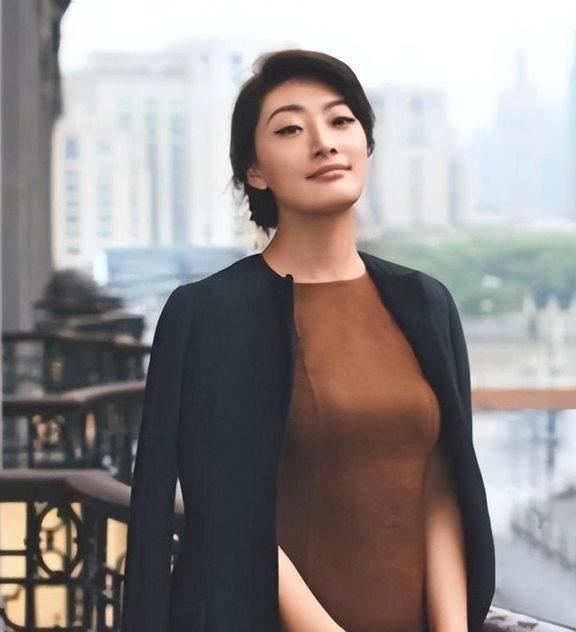宗馥莉辞职了引发网友热议！大家都以为宗馥莉辞职，最少也会留个念想，没想到连
