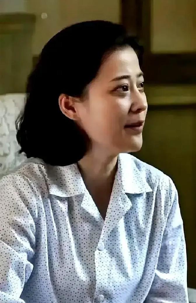 《父母爱情》王政委家顿顿白菜，江德福家却咖啡罐头堆成山，弹幕都在喊“这不科学”。